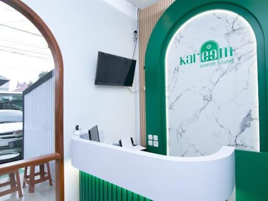 Kareem Syariah Hostel Bukittinggi Exterior photo